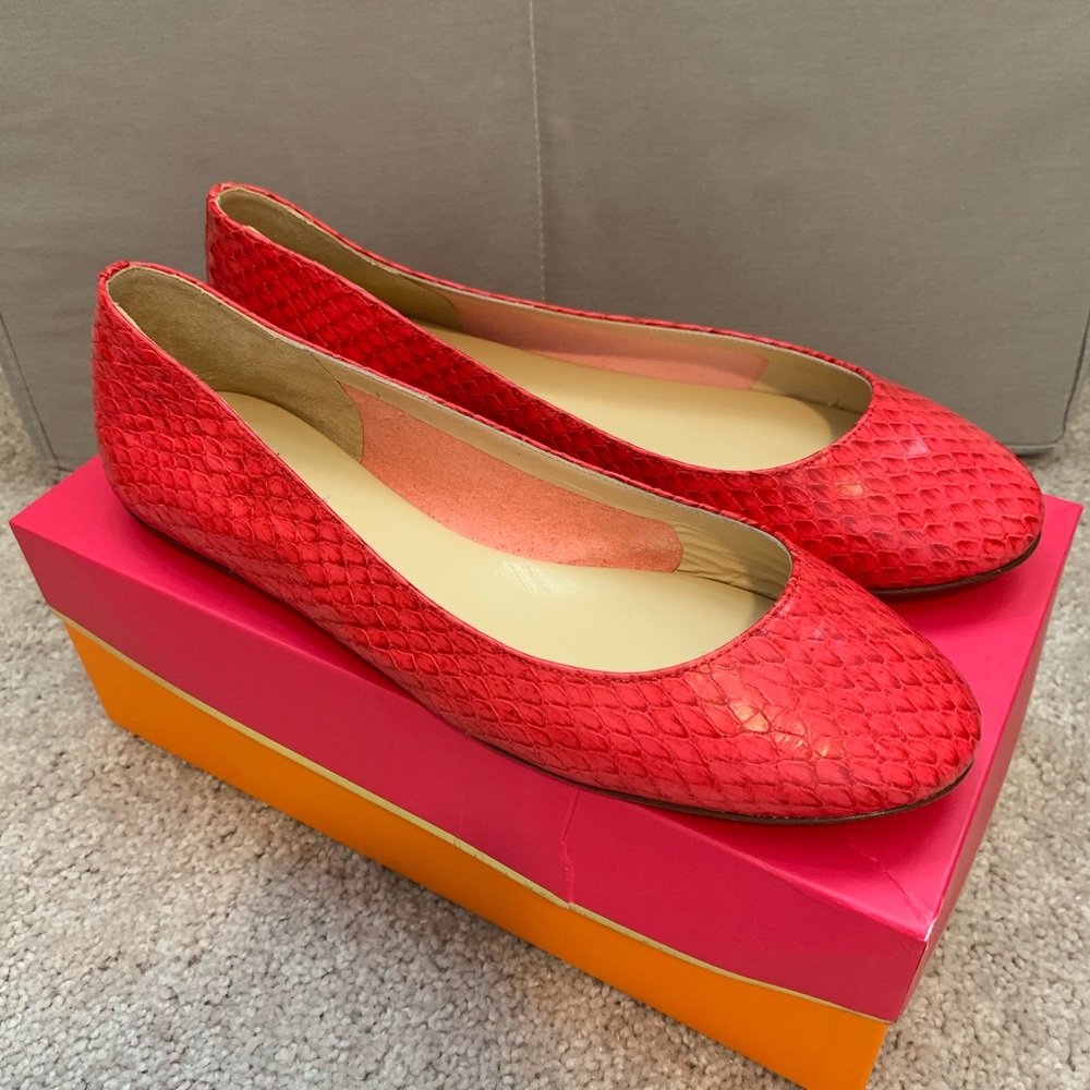 SOLD Kate Spade flat red/shiny snake skin embossed